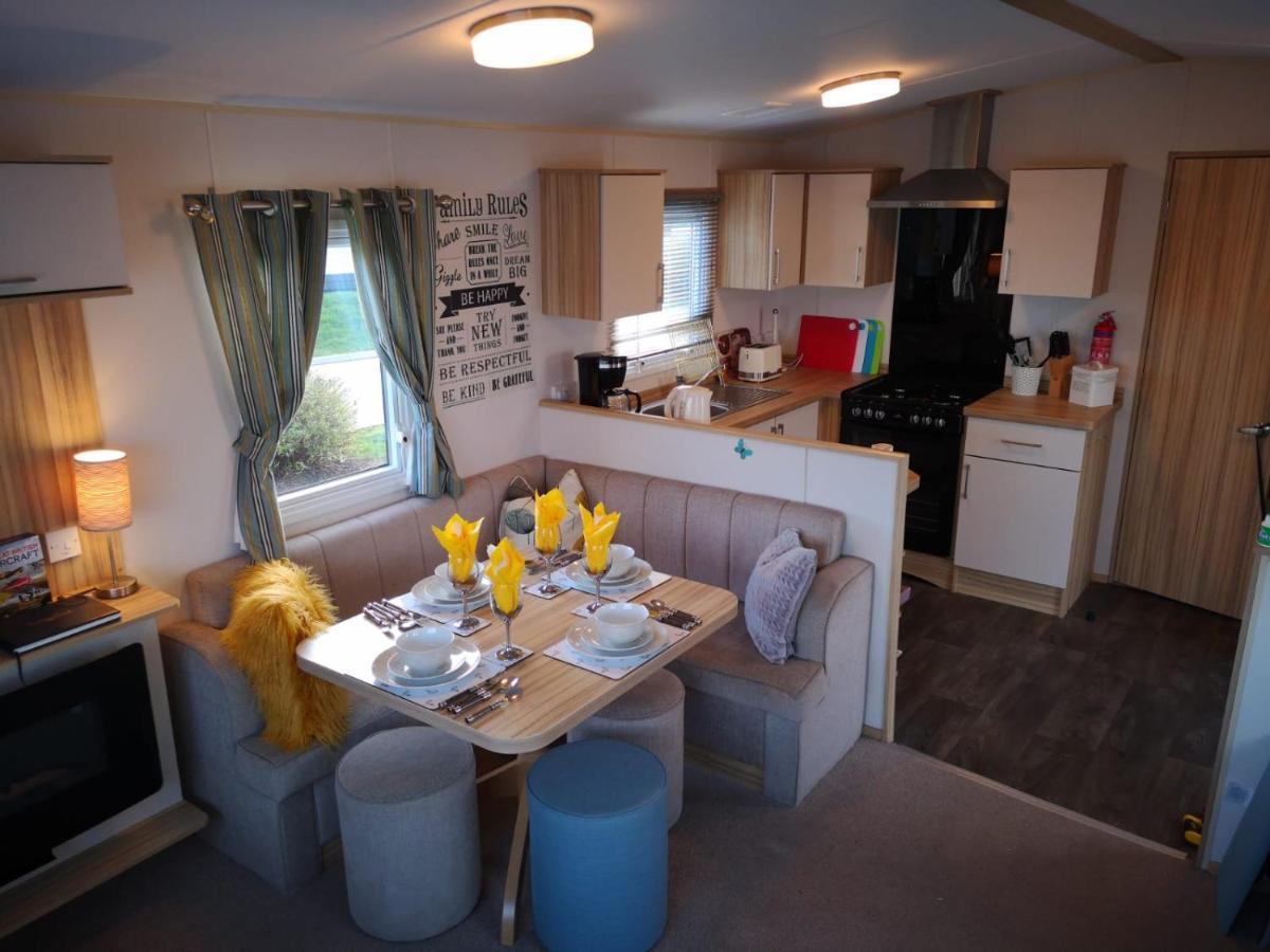 Hot Tub Hols 61 Kingfisher Court Hotell Tattershall Eksteriør bilde