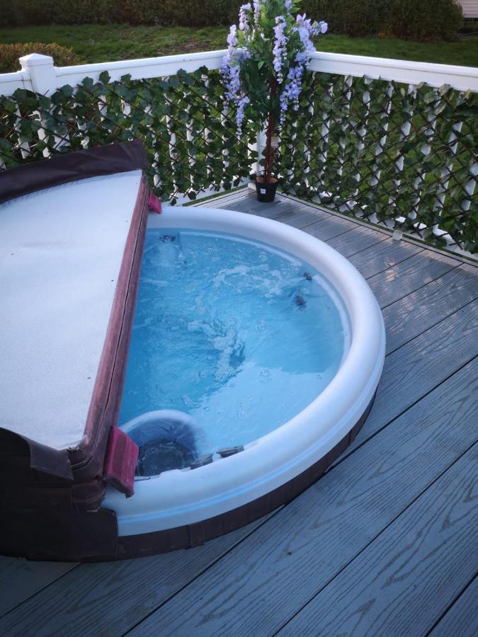 Hot Tub Hols 61 Kingfisher Court Hotell Tattershall Eksteriør bilde